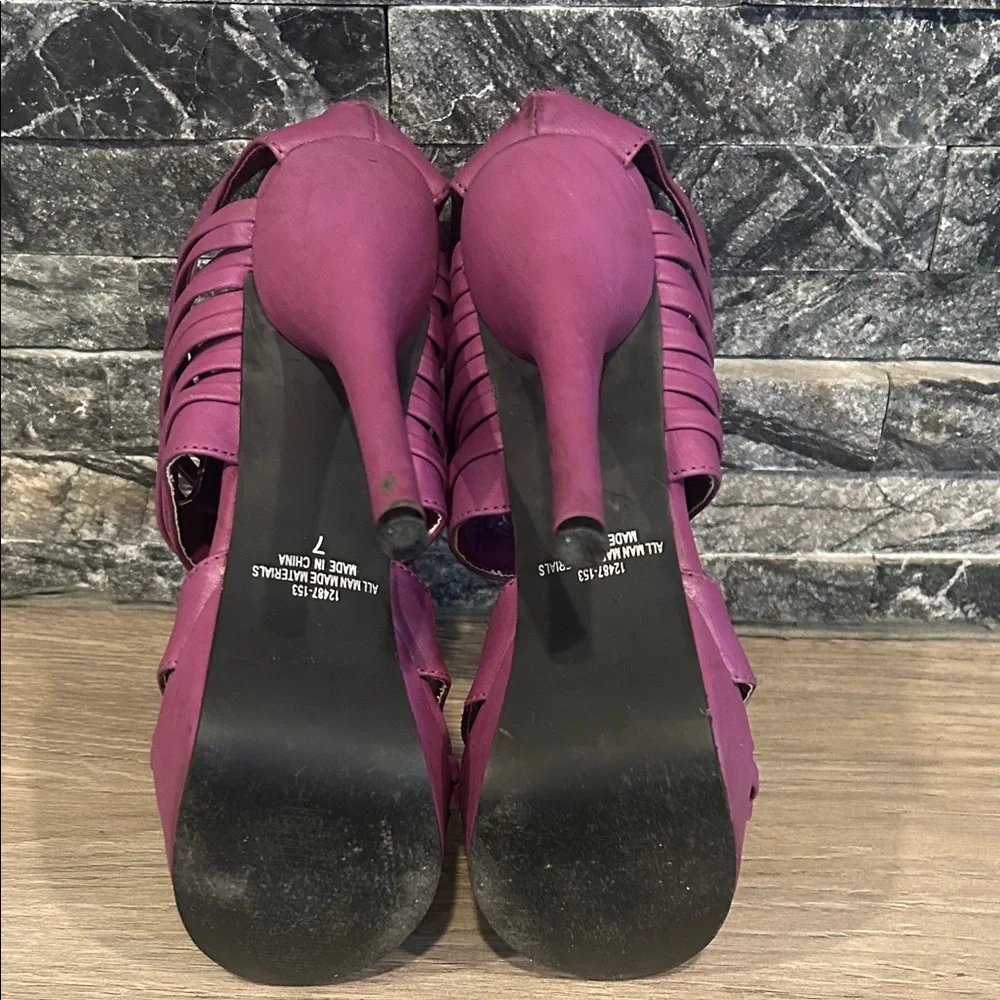 Fredericks of Hollywood Purple Strappy Heels with Leopard‎ insole Women's Size 7